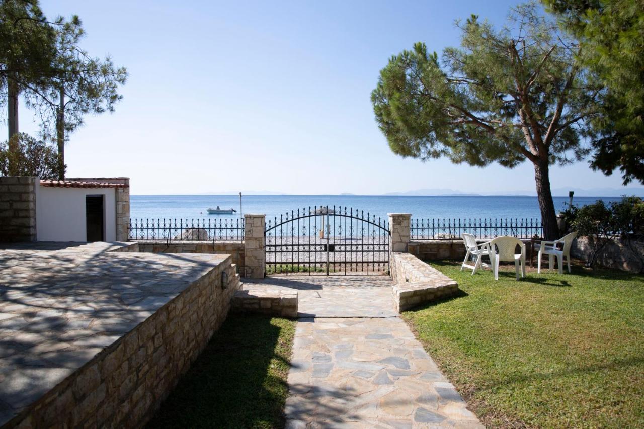 Villa Seaside Haven Kineta Exterior foto